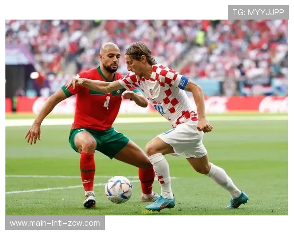 终场哨响,克罗地亚老将莫德里奇跪地掩面 终场哨响,克罗地亚老将莫德里奇跪地掩面