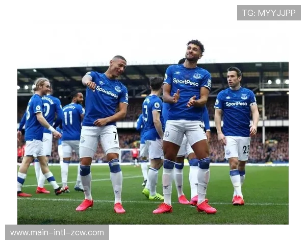 数据揭示英超中路渗透比例下降,长传成新常态 数据揭示英超中路渗透比例下降,长传成新常态