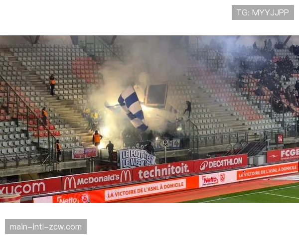 针对球迷投掷杂物行为，DFL将出台更严厉的俱乐部处罚条例